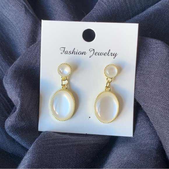 Vintage Style Opal Drop Earrings - Picture 4 of 6